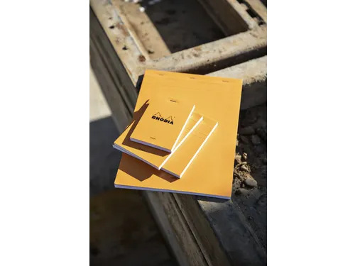 Schrijfblok Rhodia A4 lijn 80 vel 80gr oranje
