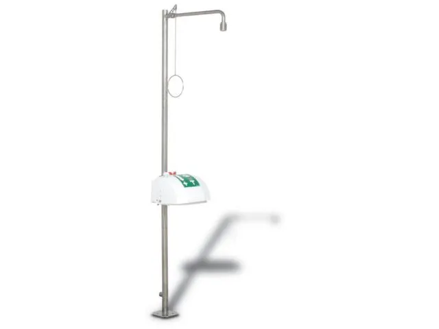 plens-/oogdouche,wasbak m. afdekking,aansluiting 1 1/4 inch binnen,RVS