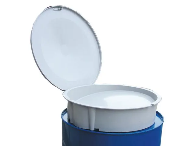 Trechter Gfk Voor 200l Vaten 180x560mm Met Zeef Klapdeksel