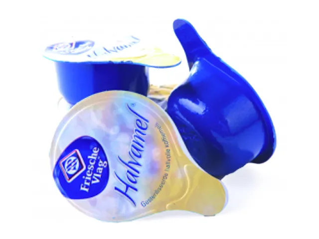 Koffiemelk Friesche vlag halvamel 7ml 10 cups