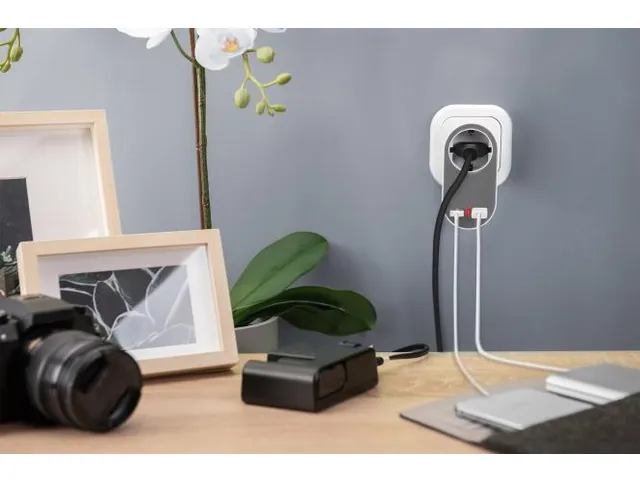 Stekker-oplaadadapter met 2 USB-poorten 250V 50Hz USB 5V 2.1A wit/grij