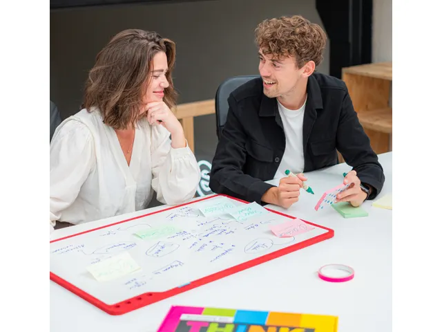 PLAYROOM Playboard draagbaar whiteboard S 75x50cm Rood