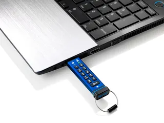iStorage datAshur PRO 256-bit 16GB USB 3.0 beveiligde gecodeerde USB S - 3
