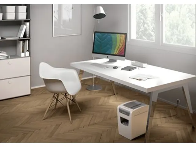 Papiervernietiger Leitz IQ Slim Home Office P-4 snippers 4x28mm