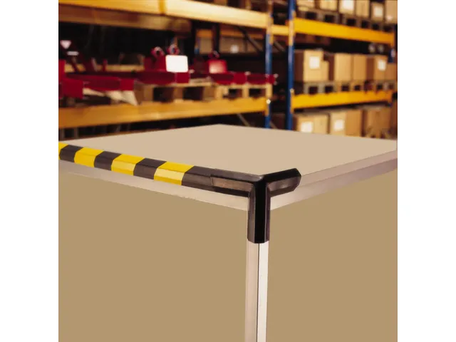 hoekbescherming,binnenhoek,v. binnen/buiten,been L 40mm,PU-schuim