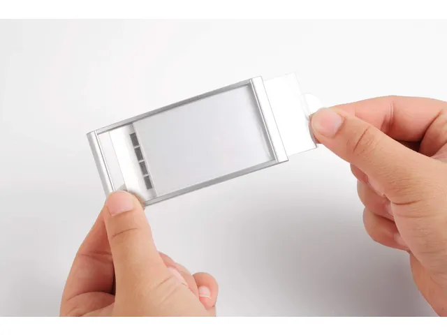 Badge Durable 8542 classic avec aimant 34x74mm gris argenté
