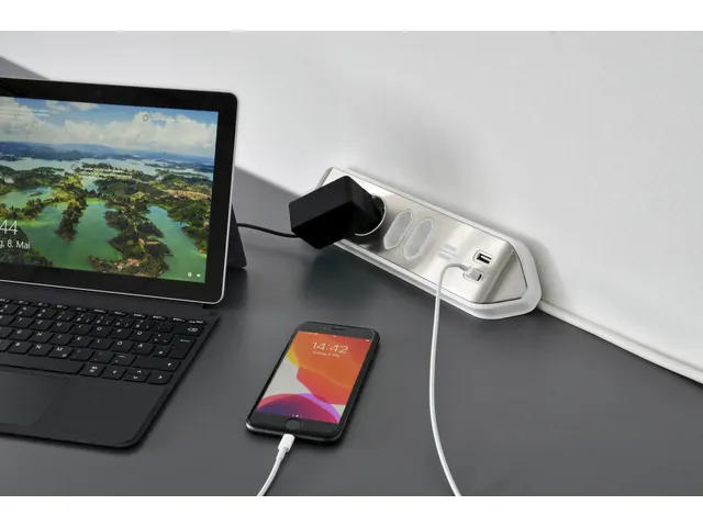 Stekkerdoos Brennenstuhl bureau Estilo 4 voudig inclusief 2 USB 2 m