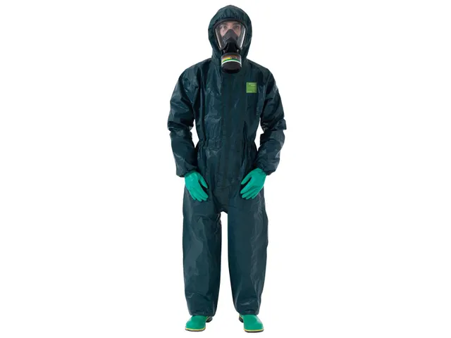 Ansell AlphaTec 4000 overall, model 111 - 3XL