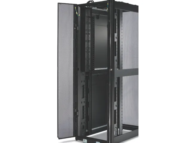 APC Rack PDU AP7555A, Basic, ZeroU, 32A, 400V, (3x) C13 & (6x) C19, IE