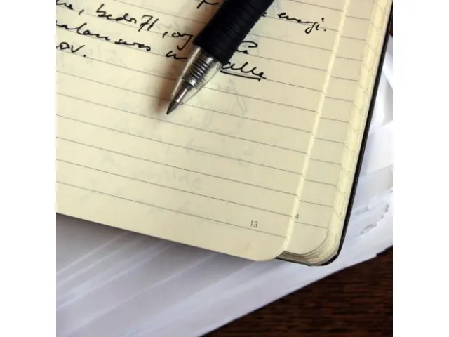 Notitieboek Moleskine large 130x210mm lijn hard cover scarlet red