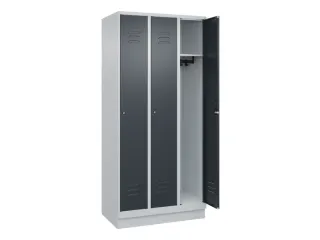 locker,HxBxD 1950x900x500mm,3vak,vak B 300mm,cil.-slot,sokkel - 2
