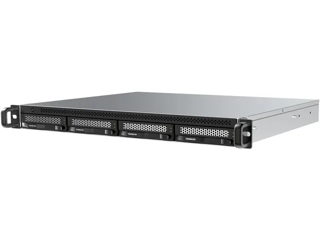 Terramaster U4-500 1U rackmount NAS 4-bay Backup Server 10GbE poorten