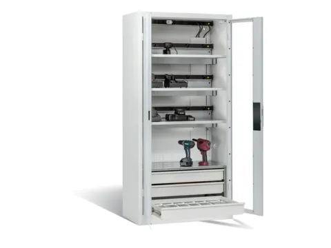 acculaadkast 1950x930x500mm 15stekkerdozen 230V ventilator fr. RAL7035