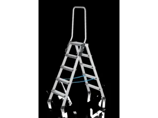 trapladder,NL,beide zijden,2x5aluminium gegroefd,balk L 1,36m - 1