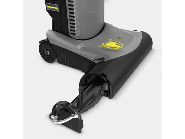 aspiro-brosseurs,850 W,volume d'air 2400 l/min,récipient 5,5l