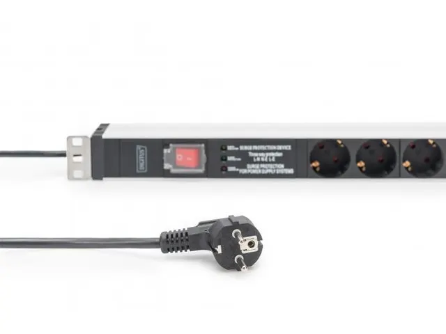 Stekkerdoos Met Aluminum Profiel en Schakelaar 5-voudig stopcontact