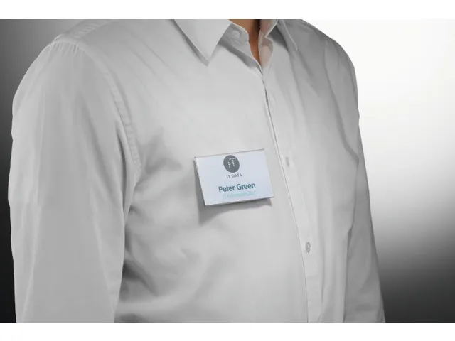 Badge Durable avec aimant place and hold 54x90mm