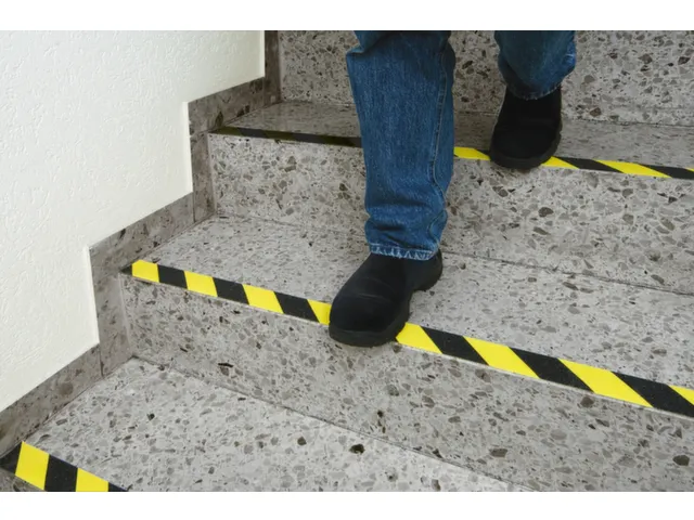 antisliplaag,geel,band LxB 18,3mx100mm,met antislip-eigenschappen