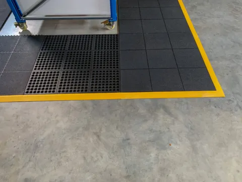 werkplek-vloerbedekking,modulesysteem,HxLxB 16x910x910mm,natuurrubber