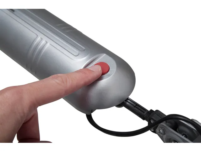 Bureaulamp LED MAULatlantic Zilver met tafelklem