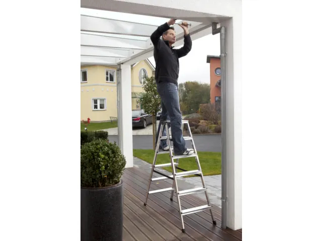 Lichte Universele Trapladder Tweezijdig L 1.41m H 1 08m 2x6treden