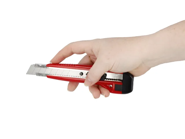 Cutter Westcott Premium 18mm curseur sur glissière rouge