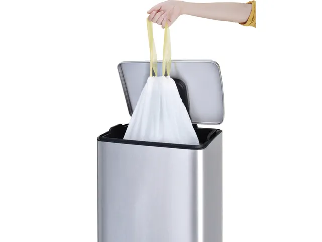 Afvalzak EKO MDPE type F1 met trekband 49x68cm 18-28L wit