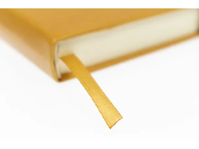 Carnet de croquis Kangaro A6 couverture rigide en PU jaune ocre avec 8