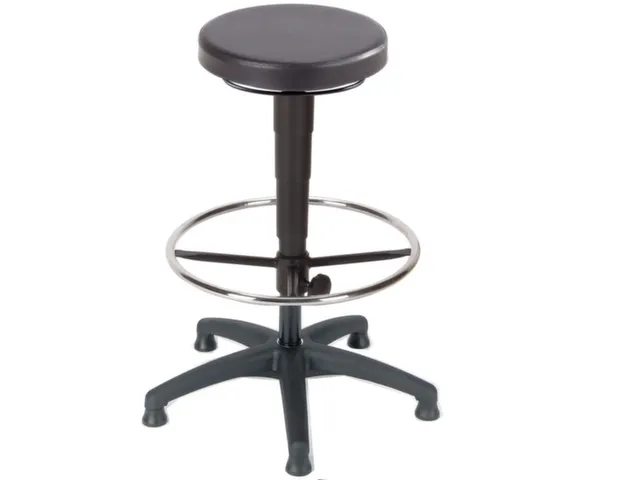 kruk,zitting H 590-840mm,zitting zwart,m. voetring,middenzuil