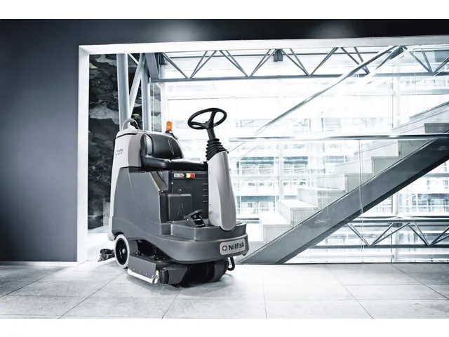 Nilfisk BR755 ride-on schrobzuigmachine