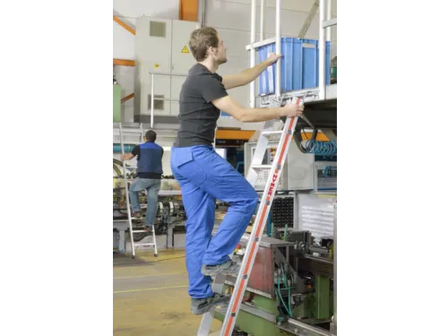 inhangstellingladder,balk L 3,27m,v. H tot 2,77m,12,verstevigde treden