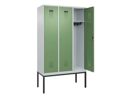 locker,HxBxD 2120x1200x500mm,3vak,vak B 400mm,cil.-slot,voetonderstel