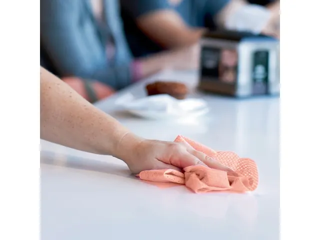 Reiningingsdoek Tork 194750 Long Lasting W8 multifunctioneel rood