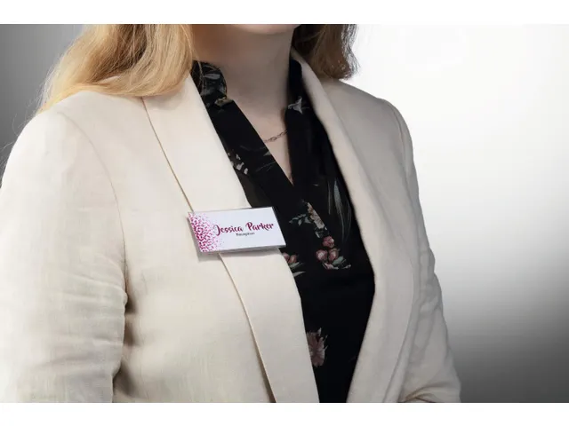 Badge Durable avec aimant place and hold 40x75mm