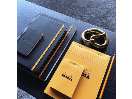 Schrijfblok Rhodia A4 lijn 80 vel 80gr oranje