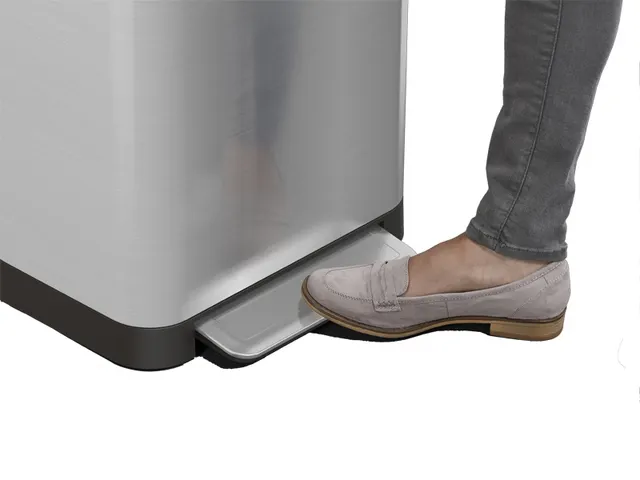 Pedaalemmer Intelligent Waste Titan mat RVS Zwart 30 liter