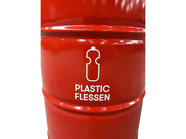 The BinBin Plastic met vlamvertragend deksel 200 Liter Rood