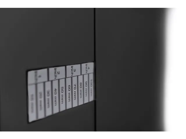 Patchhouder 4U voor wandmontage Zwart