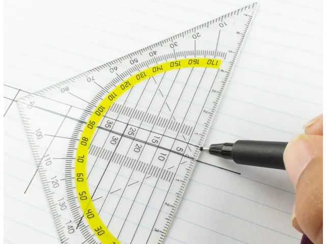 Equerre géométrique 14cm