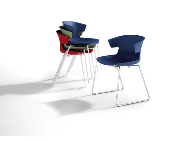 Bezoekersstoel Kunststof Kuip Blauw Sledepoten Aluminium