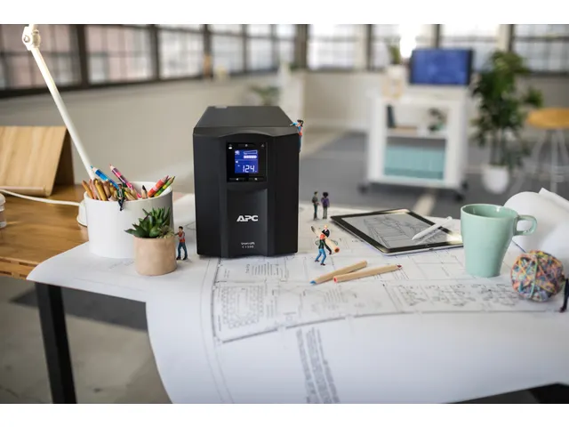APC Smart-UPS SMC1500IC Onduleur - 8x C13, USB, SmartConnect, 1500VA
