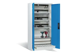 acculaadkast 1950x930x500mm 15stekkerdozen 230V ventilator fr. RAL5012 - 1