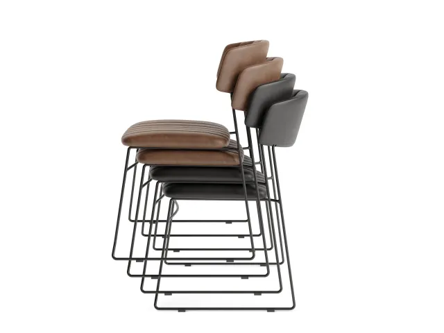 chaise rembourrée Piètem. semelles noir assise similicuir noir