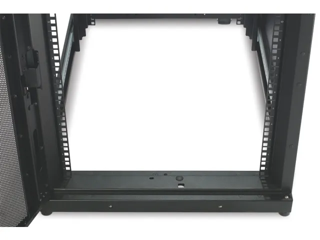 APC AR3100 NetShelter SX 42U 600mm(b) x 1070mm(d) 19 inch IT rack, beh