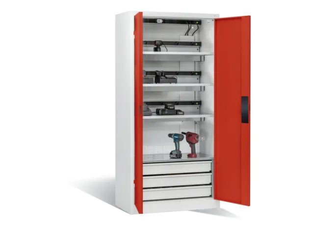 acculaadkast 1950x930x500mm 15stekkerdozen 230V ventilator fr. RAL3000