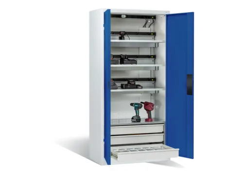 acculaadkast 1950x930x500mm 15stekkerdozen 230V ventilator fr. RAL5010
