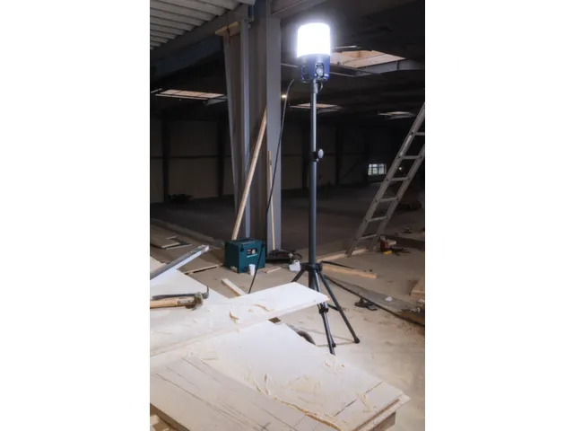 bouwlamp,behuizing kunststof,168 SMD-led,6000lumen,nylon band,haak