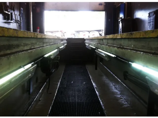 Werkplaatslamp,V. Hefplatforms Voor Vrachtwagens