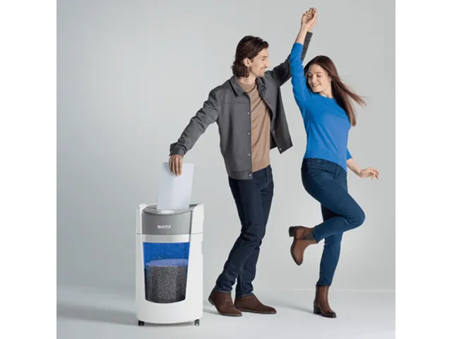 Papiervernietiger Leitz IQ OptiMax Office 2x15mm