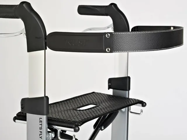 Trustcare Rugsteun Zwart voor Let's Go Out & Let's Fly rollator